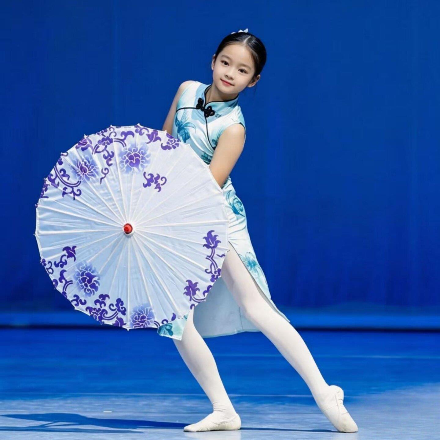 雨中映巷舞蹈服儿童古典舞青花瓷表演服卢安琪同款旗袍身韵纱衣图片