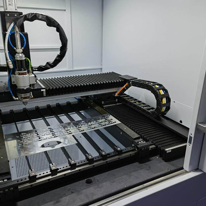 晶圆PCB板不锈钢板材管材小型光纤激光切割设备打孔划片成型