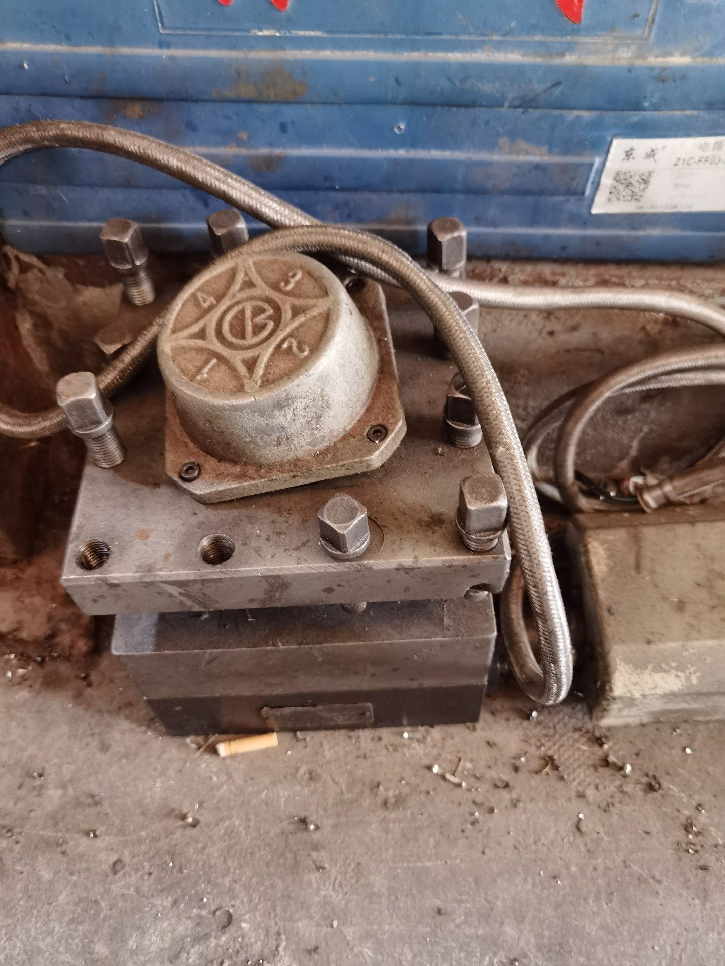 6150电动刀架配件出，