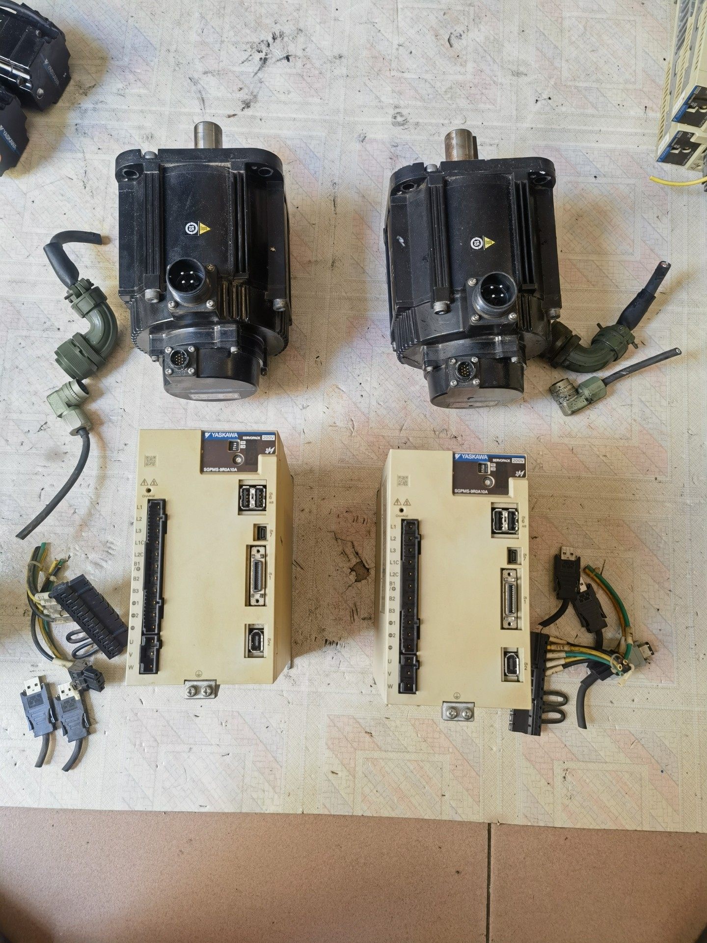 安川伺服电机SGMMG-20AD661，1.8千瓦电机，安川