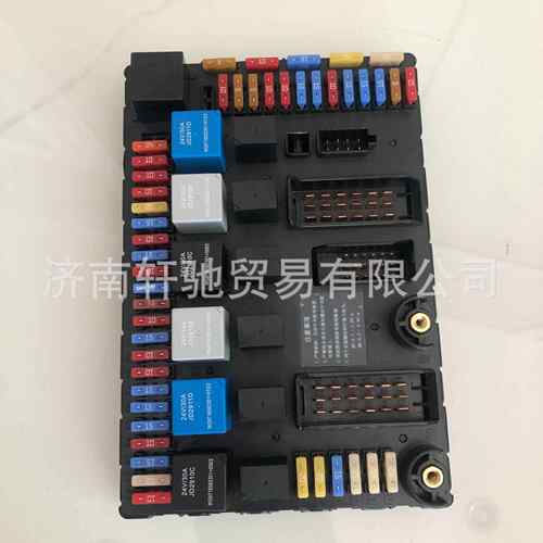 适用于重汽HOWO豪沃WG9716582301电气接线盒