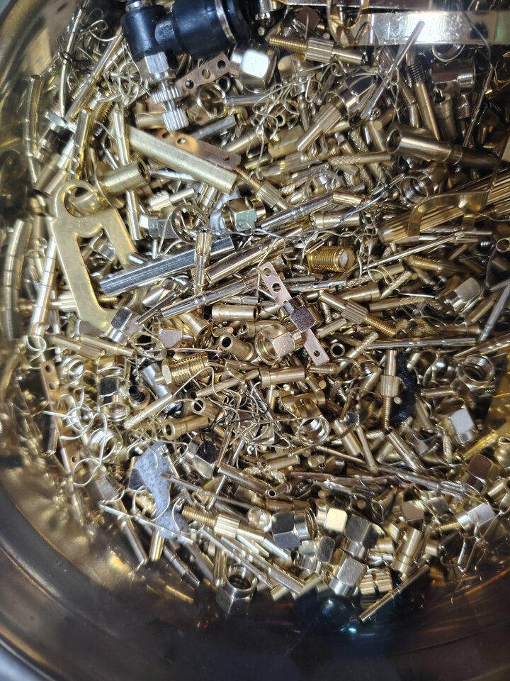 3月28日南京市一批含镀金零配件约63公斤网络拍卖公告