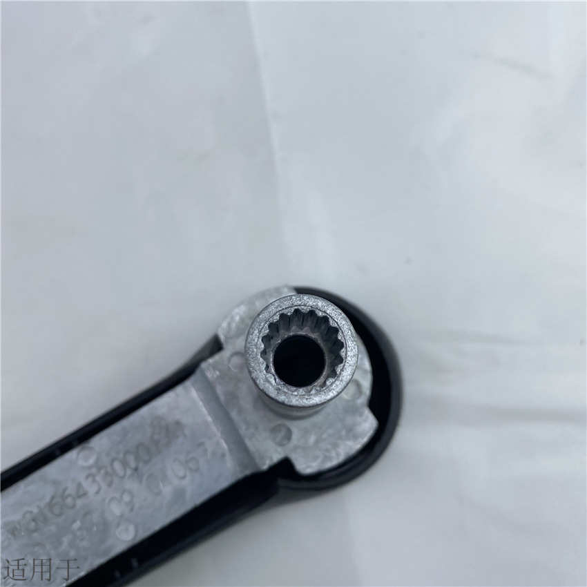 适用于重汽豪沃A7车门玻璃升降摇把手动升降器70矿车手柄原厂配件