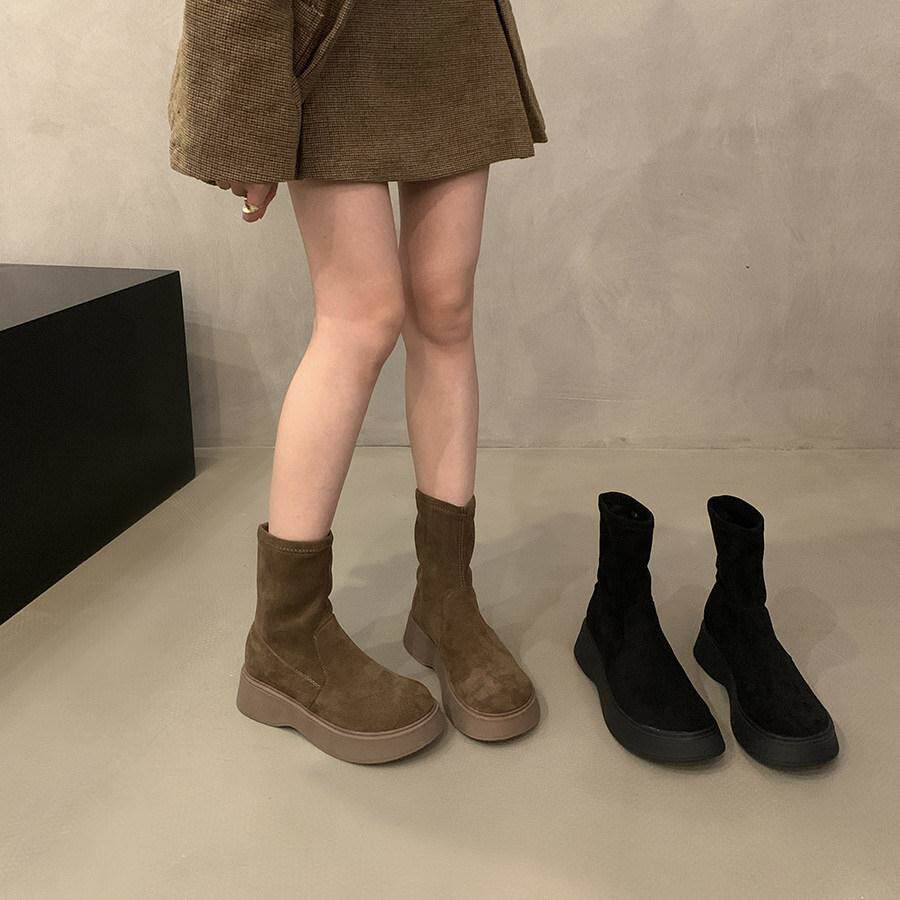 香港厚底卡其色绒面踝靴瘦瘦短靴女鞋2025年新款夏季小个子马丁靴