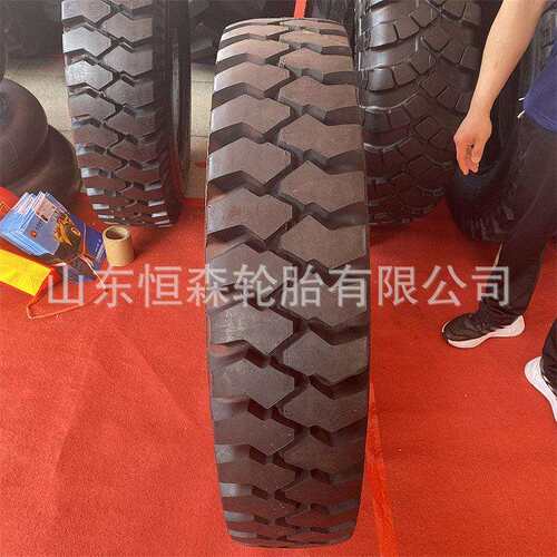 圣奥1100-20挖机专用轮胎 1000-20 900-20挖掘机挖沟机工程轮胎