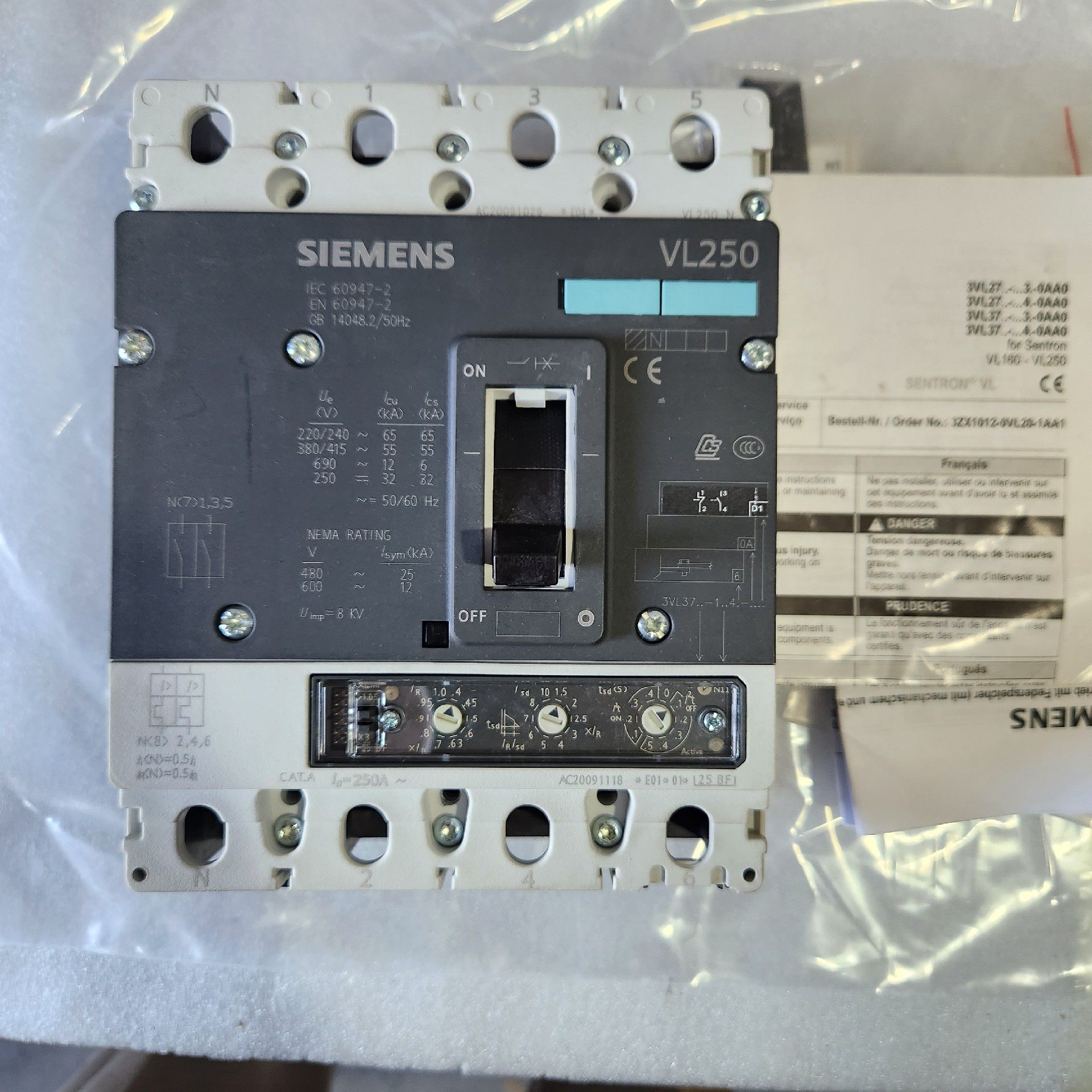 西门子塑壳断路器VL250N 4P250A 电子式调节