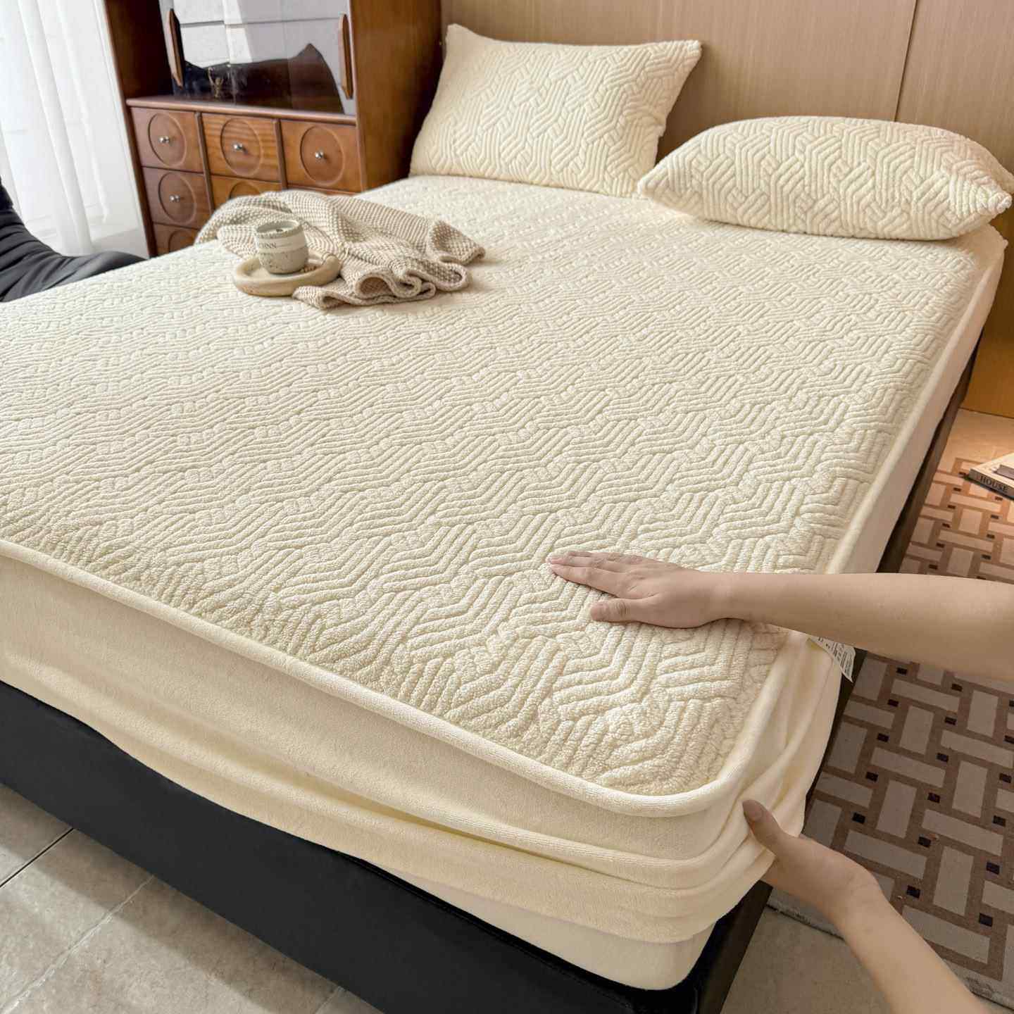 塔芙绒提花防水隔尿床笠冬季加绒加厚珊瑚绒床罩席梦思床垫保护罩