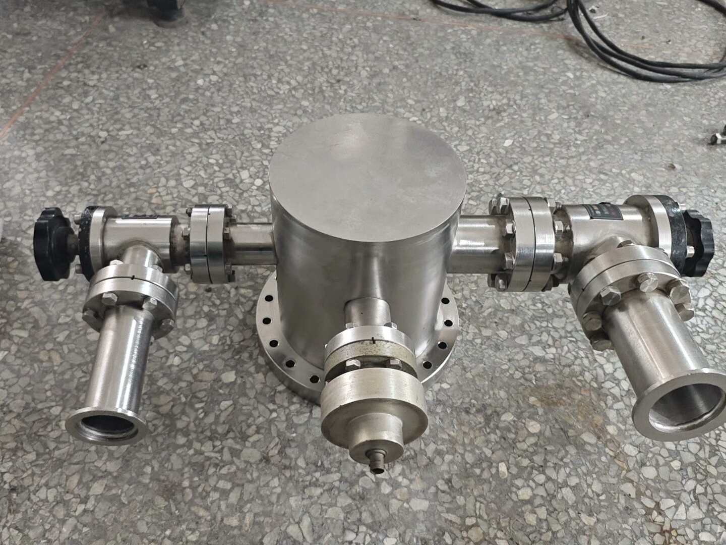 中科仪法兰160口径带2个手动挡板阀须要的来聊