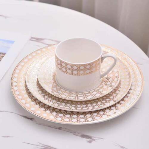 轻奢简约欧式现代清新骨瓷西餐盘金格纹牛排摆件餐具装饰杯碟套装