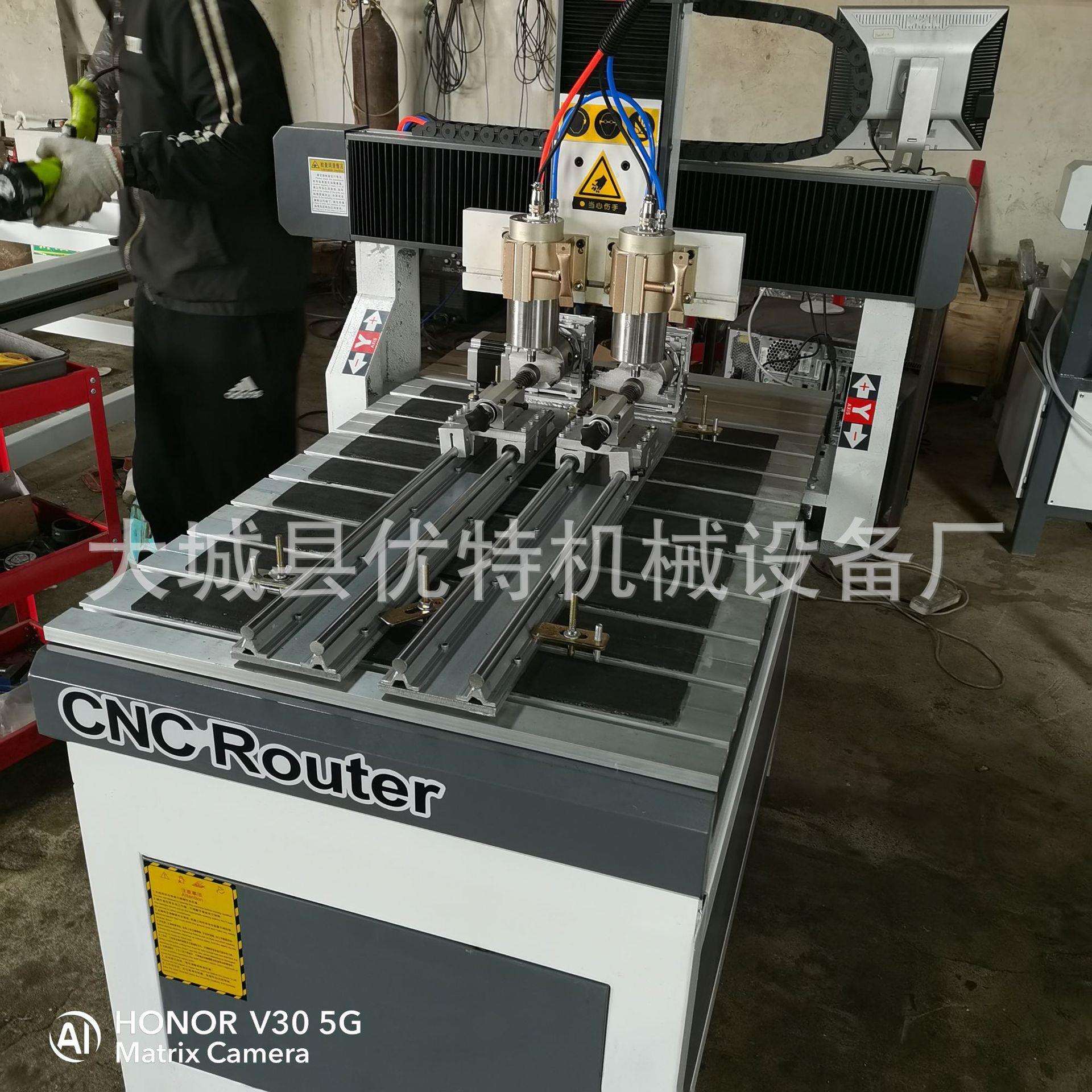 6090双头小件圆雕刻机唢呐数控打孔刻机 异型金属雕刻机