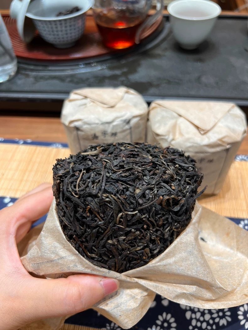98年老生茶，穿越時空的味道，市面上上萬一包的老茶，清倉1116臺幣一包 包郵 普洱茶 BUASHOP普洱老茶