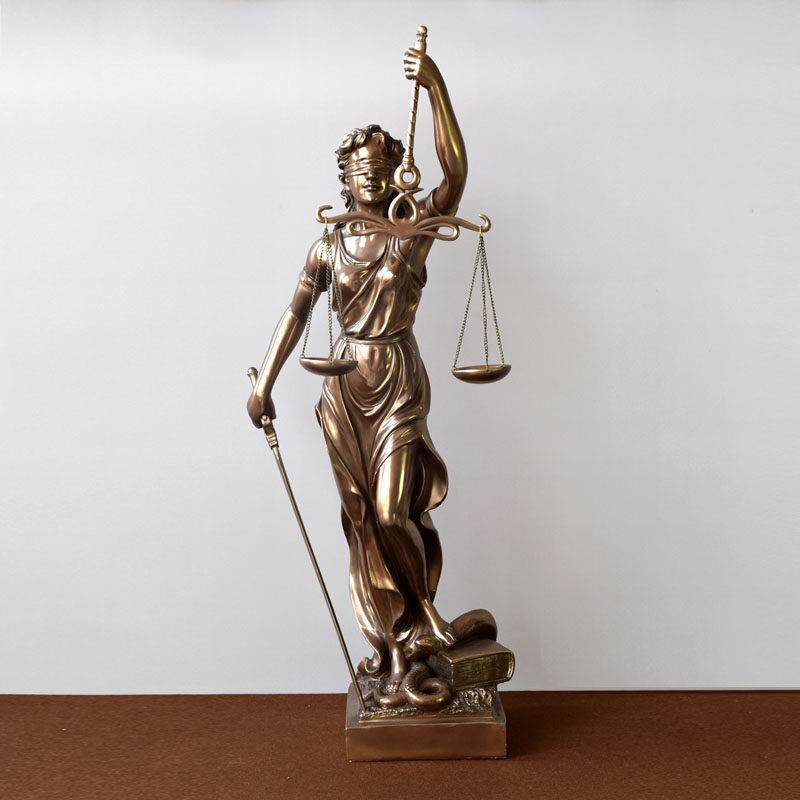 仿铜正义公平公正女神雕塑雕像司法院律师事务所天平法律摆件礼物