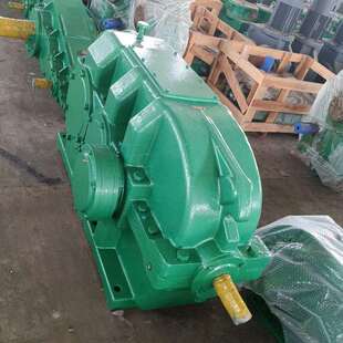 塑料机械配套用硬齿面圆锥圆柱齿轮减速机DCYK630减速器