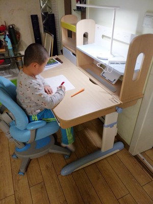 法莱森儿童学习桌怎么样,使用两个月后[[真相竟是这样]