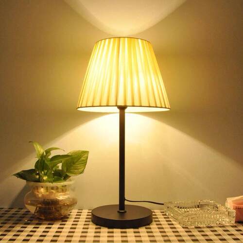 Warm Bedroom Bedside Lamp Eye Protection Romantic Table Lamp
