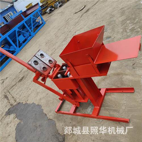 价格便宜的QMR2-40小型人力粘土路面砖泥土连锁砖制砖设备