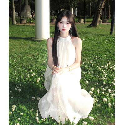 温柔白月光蝴蝶结挂颈洋装女夏日绝美高级感刺绣勾花仙女长裙子
