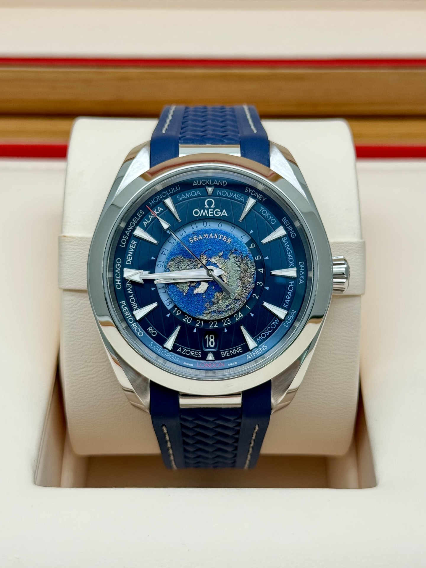 9.8新欧米茄海马世界时手表自动机械男款腕表220.12.43.22.03.001