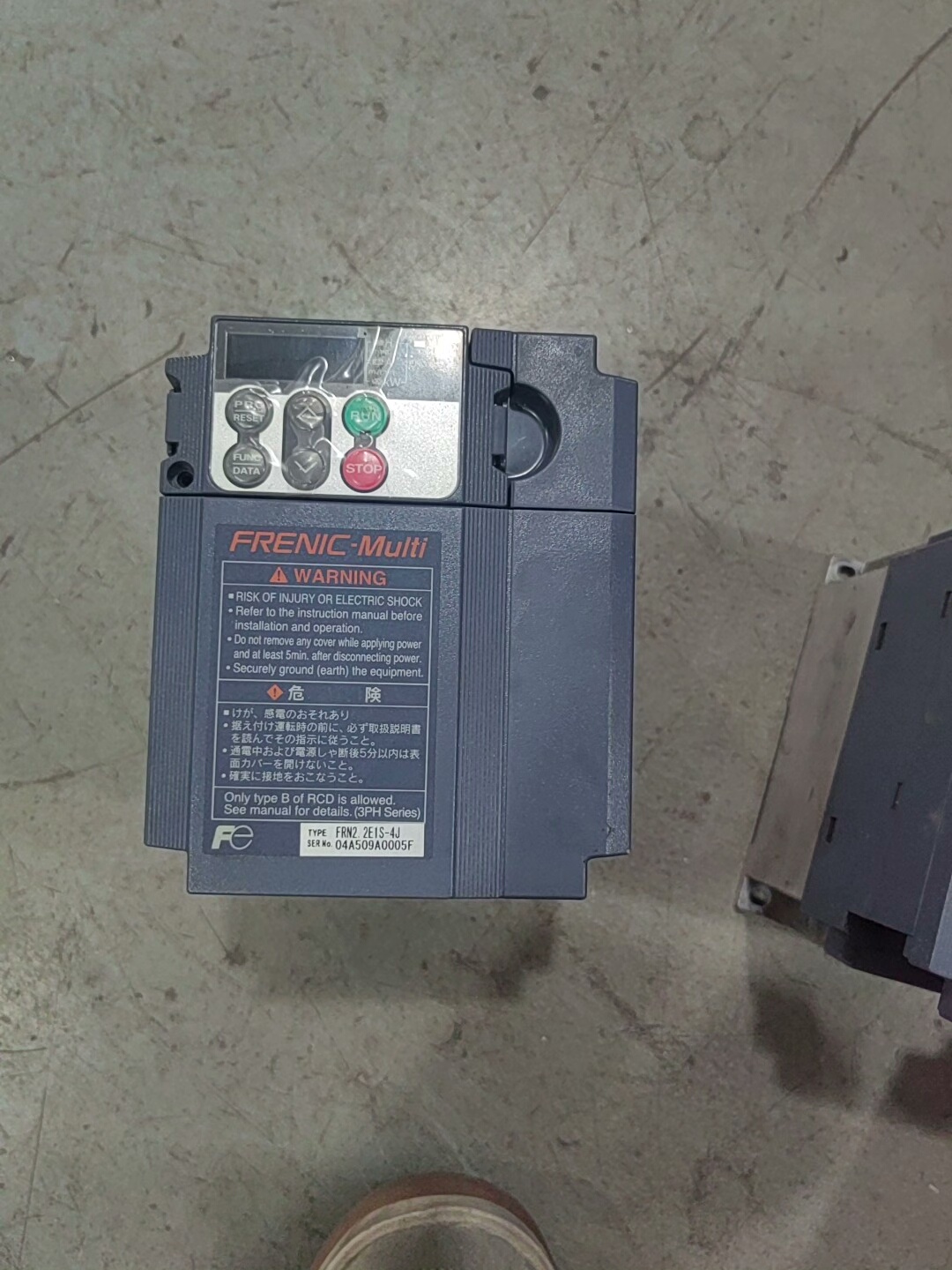 富士变频器FRN2.2E1S-4J  2.2KW 380V原