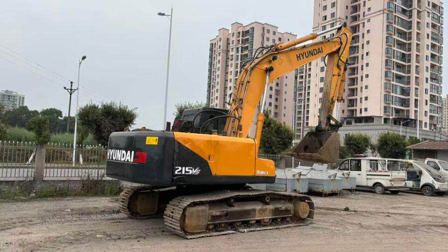 4月25日重庆现代215挖掘机网络拍卖公告