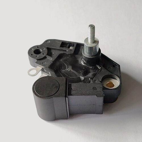 汽车发电机调节器M517-12V