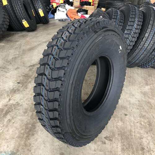 虎运前四后八矿山大块花纹 12.00R20 全钢丝卡车自卸车专用