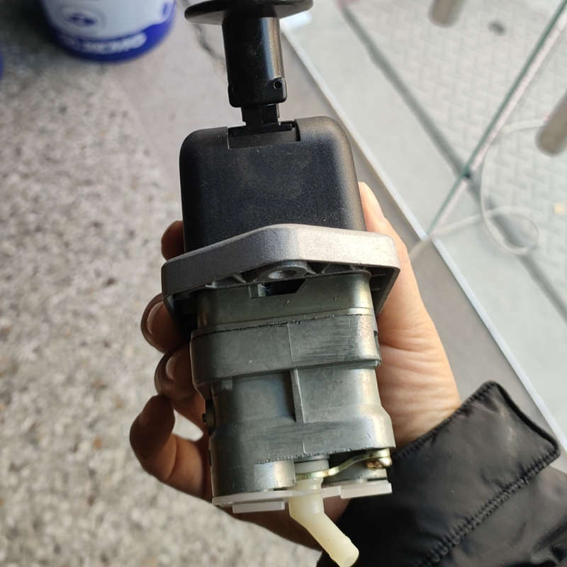 徐工吊车配件大全 手刹开关 手刹阀 断气刹车阀原厂20k5 xct12