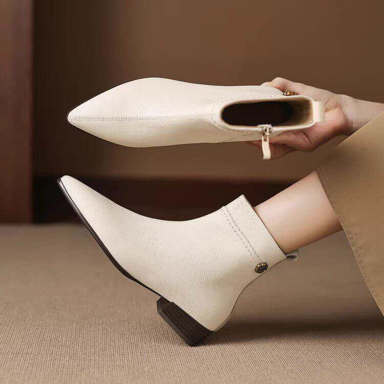 秋冬新款米白色软羊皮尖头短靴女切尔西靴低跟踝靴真皮粗跟马丁靴