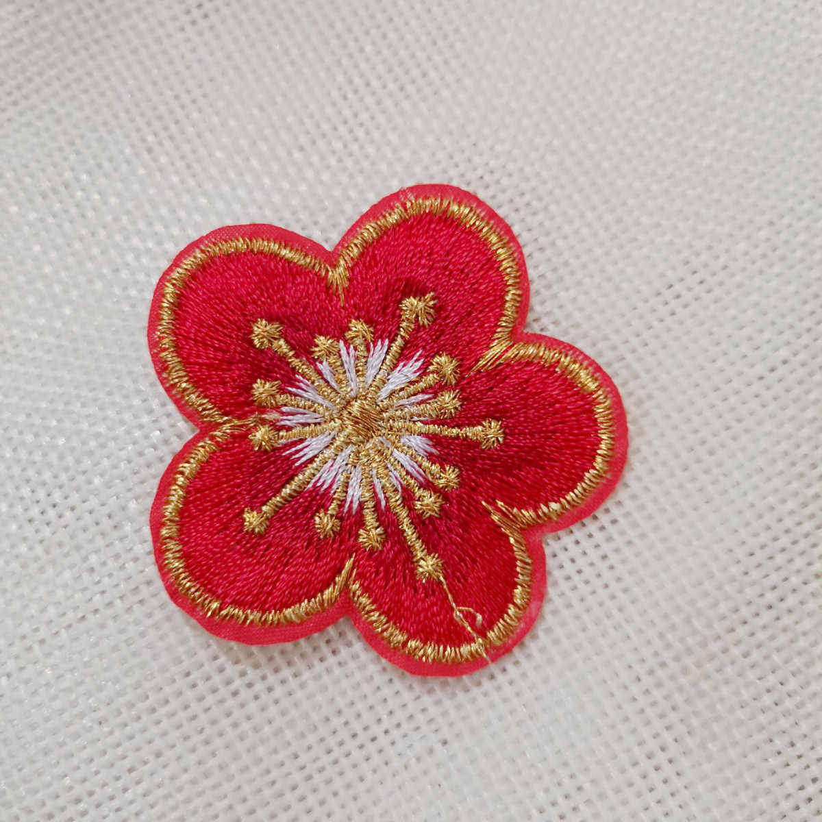小梅花布贴 梅花刺绣布贴 背胶绣花贴 金线刺绣补丁贴 服装辅料,居家布艺,布贴,淘宝优惠券,粉丝福利购,淘宝优惠卷