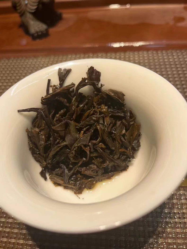2004年將軍餅珍藏品老班章生茶普洱茶生茶357克/餅 普洱茶 BUASHOP普洱老茶