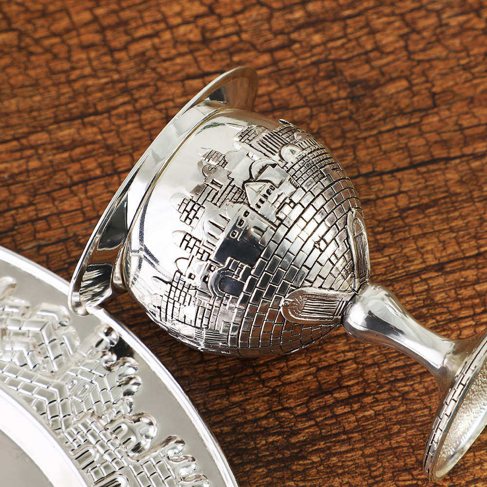 欧式高级白酒杯创意家用金属一口杯酒杯杯盘一套复古高脚杯礼品