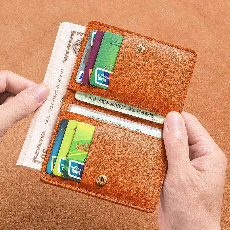 小钱包的妇女短简单的妇女钱包与钮扣