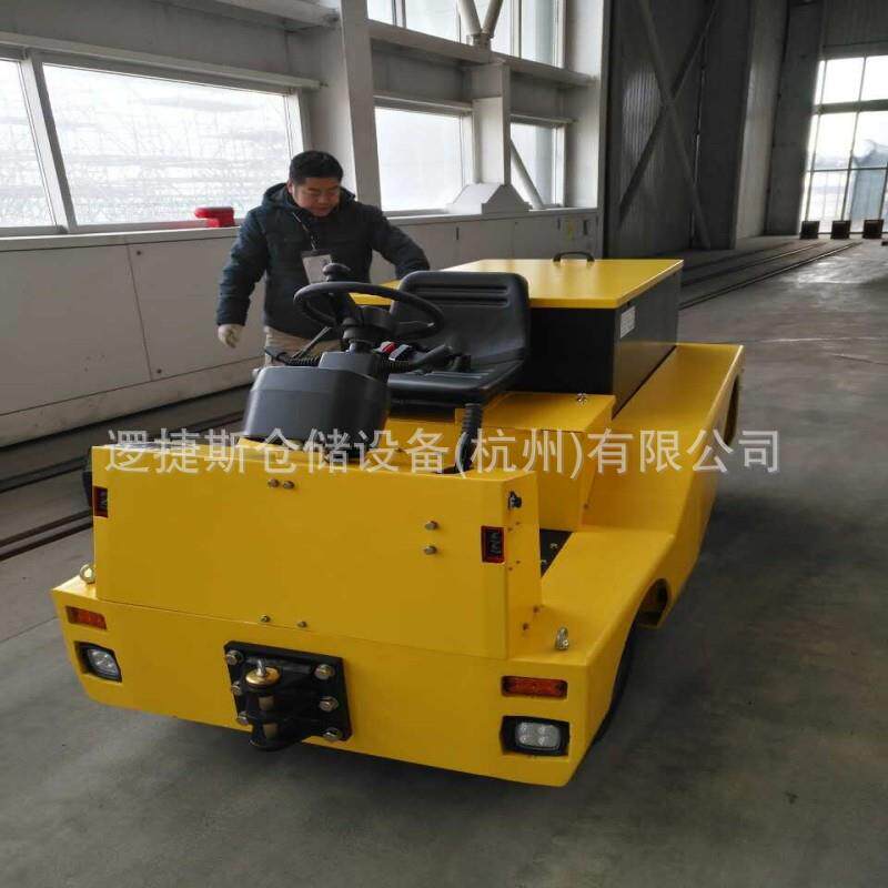座驾式全电动牵引车大吨位牵引车头蓄电池工厂机场行李牵引车