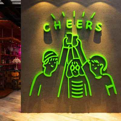 网红打造卡点清静吧酒馆装饰品场景布置烧烤店墙面创意工业风门口