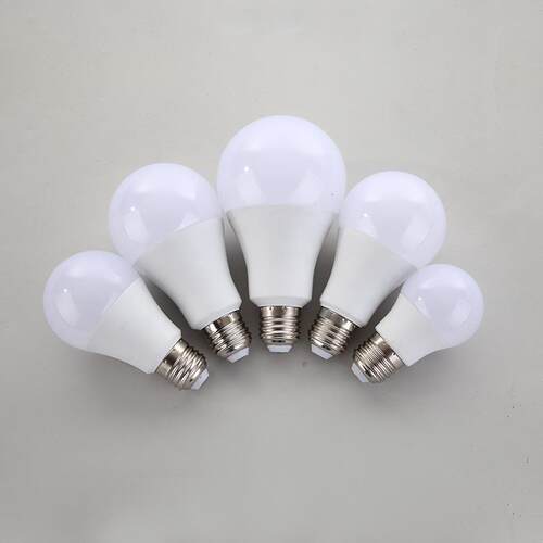 塑包铝led节能灯泡省电家用护眼白光暖黄光e27螺口客厅卧室照明