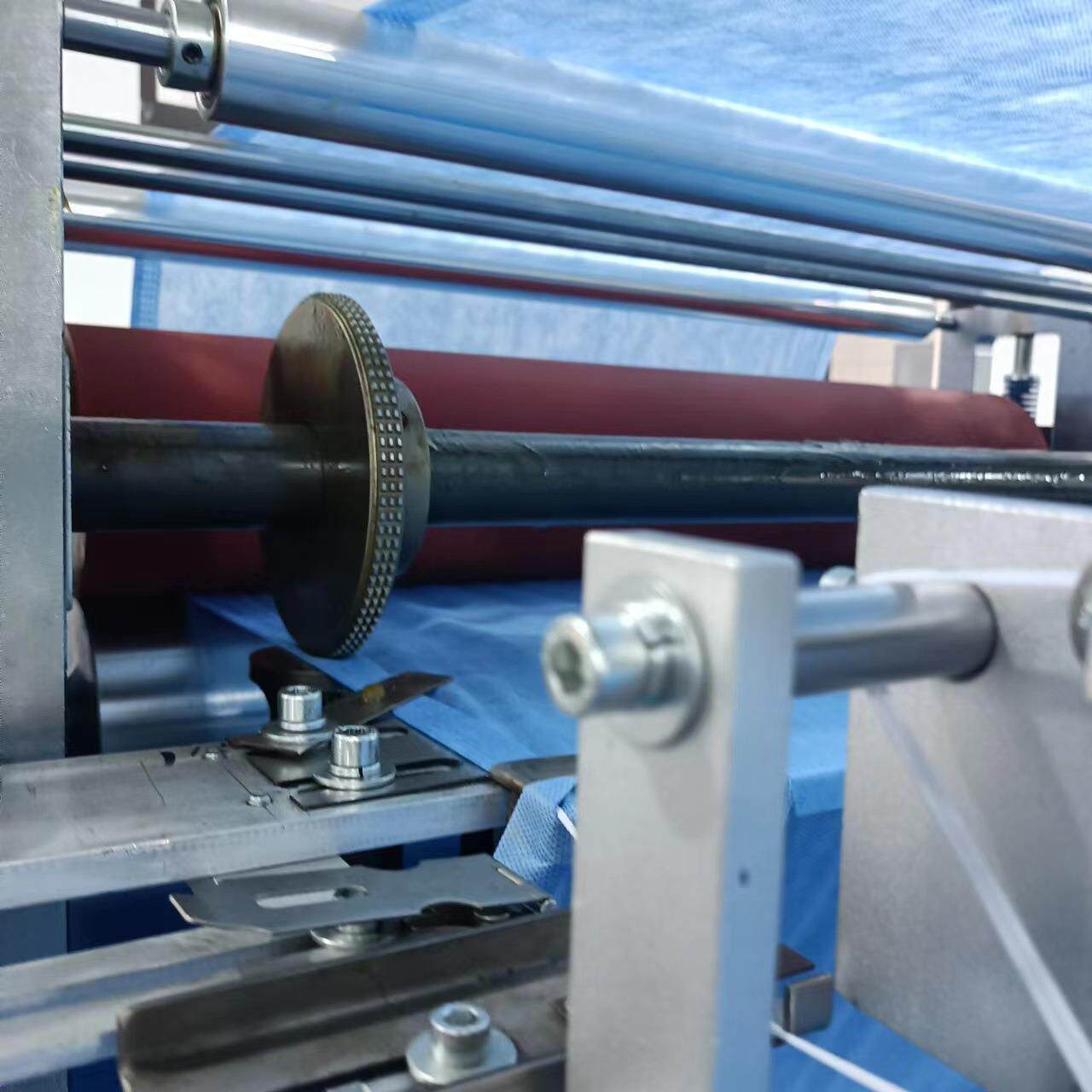 机械一次性无纺布桑拿裤四角短裤机械设备厂家洗浴内裤机器