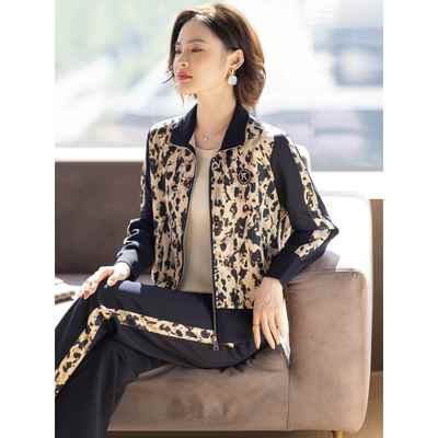 妈妈运动套装2025新款春秋季外套时尚洋气中老年人女士衣服两件套