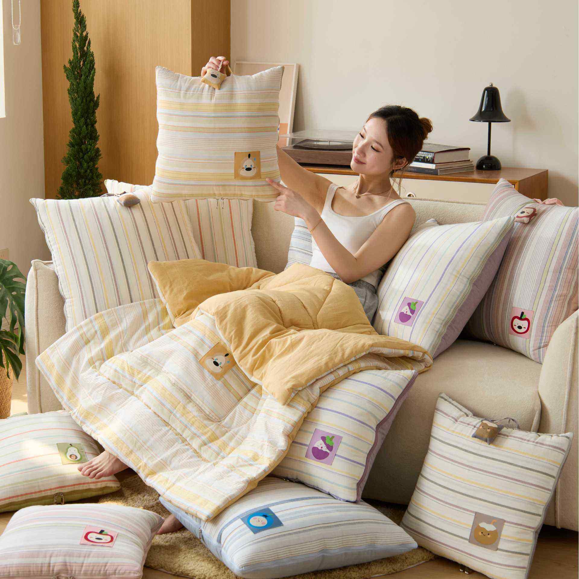 全棉抱枕被子两用靠枕纯色刺绣办公室抱枕被子二合一纯棉抱枕被