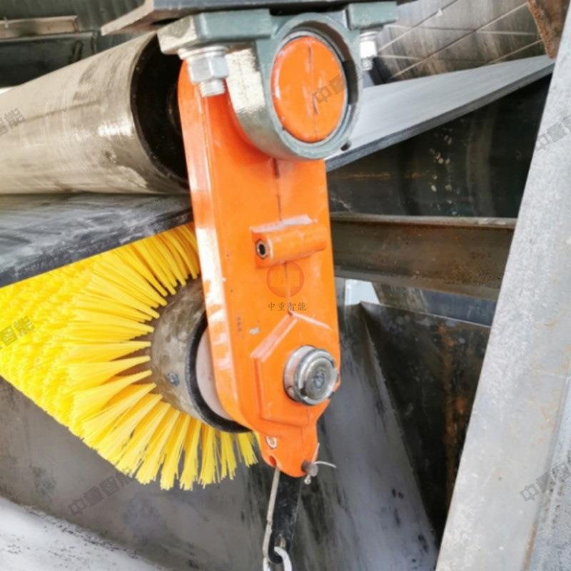 便于安装输送带皮带清扫器 无动力清扫器 无动力滚刷皮带清扫器