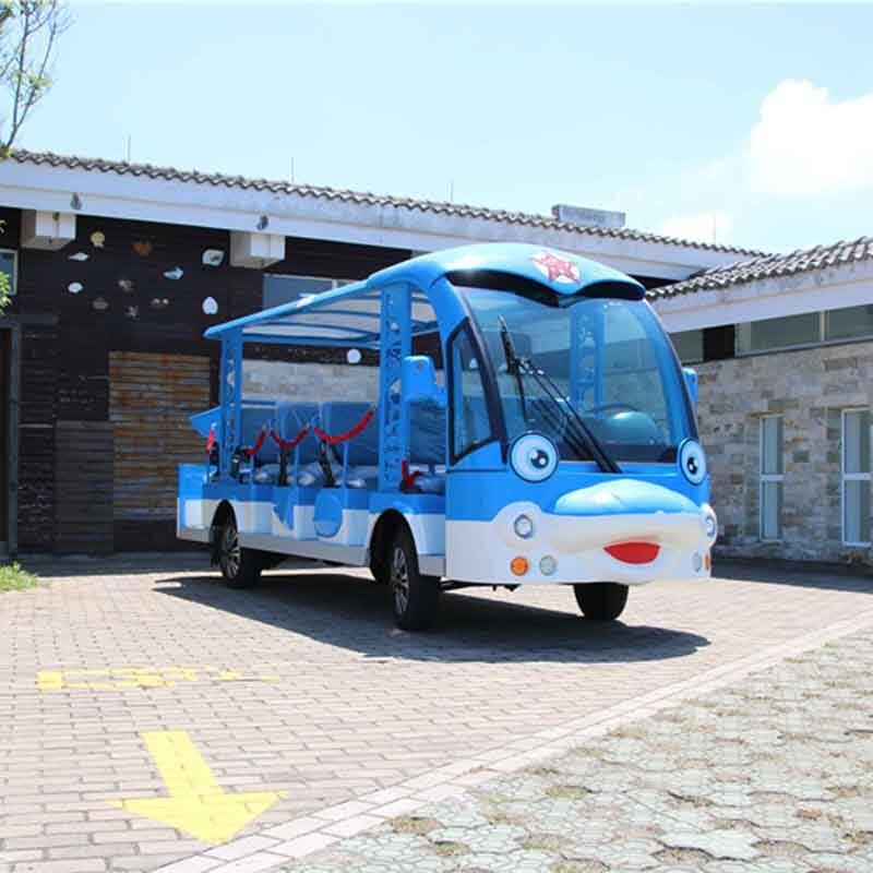 14座蓝色可爱造型海豚款电动观光车厂家园区景区游客接待车多少钱