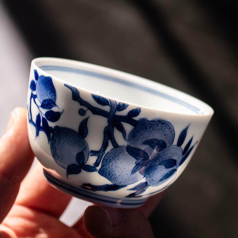 直销新款陶瓷功夫主人茶杯茶具青花单个手绘寿桃主人杯茶盏品茗杯