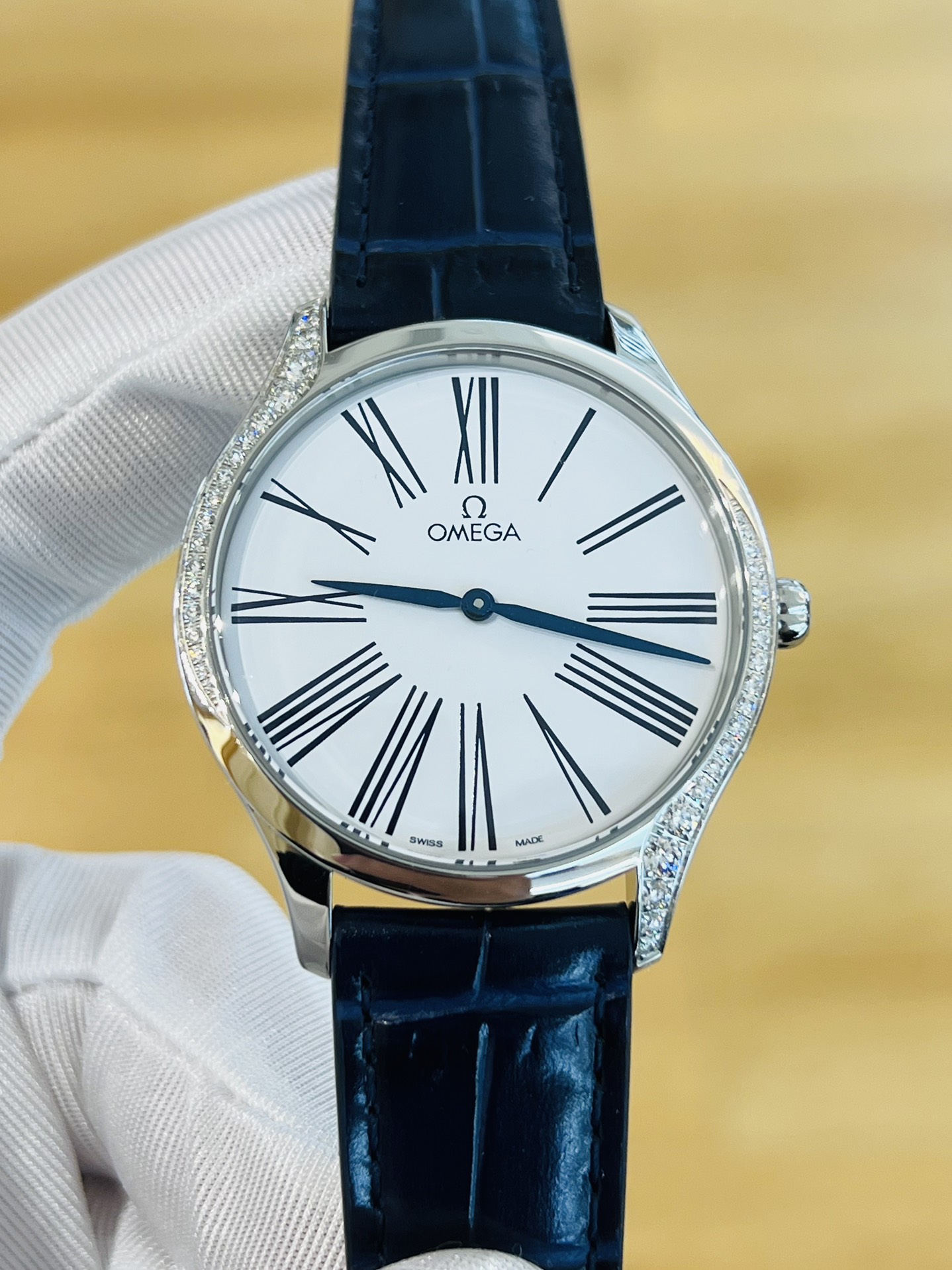 [9.8新]欧米茄碟飞手表女款原钻39mm石英腕表428.18.39.60.04.001