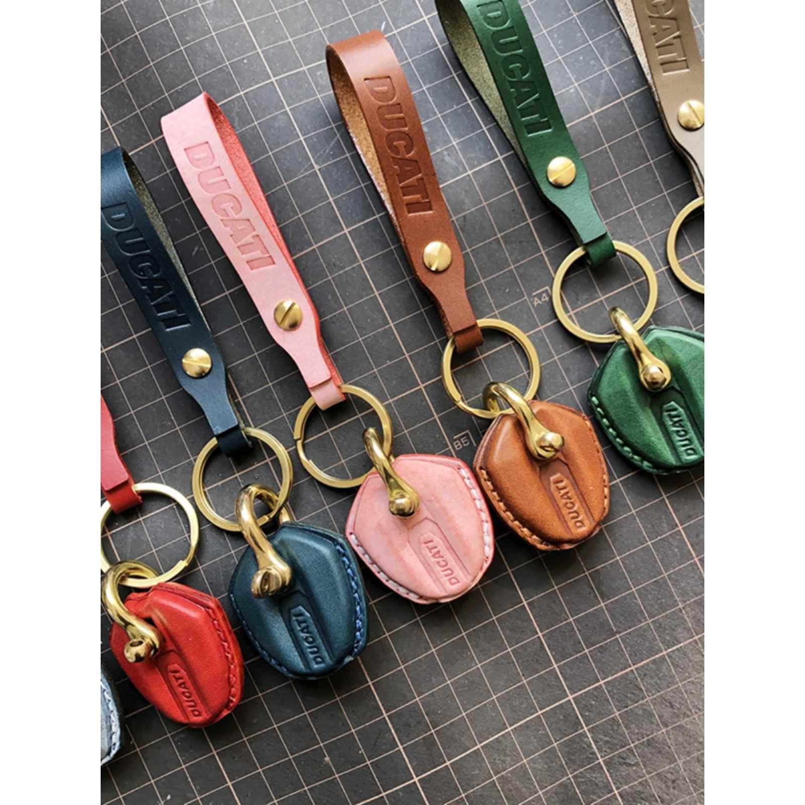 适合杜卡迪钥匙扣摩托车牛皮手工V2钥匙箱696街头霸王959定制
