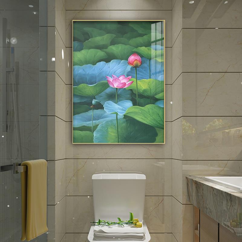 网红荷花鲤鱼卫生水图挂画免打孔浴室防装饰画莲壁花间九鱼油画厕图片