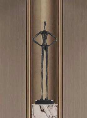 细长抽象雕塑人物装饰品样板间办公室会所壁龛艺术铁艺金属铝摆件