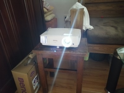 比比看明基投影仪和索尼投影仪哪个好?优缺点表现在哪里呢?