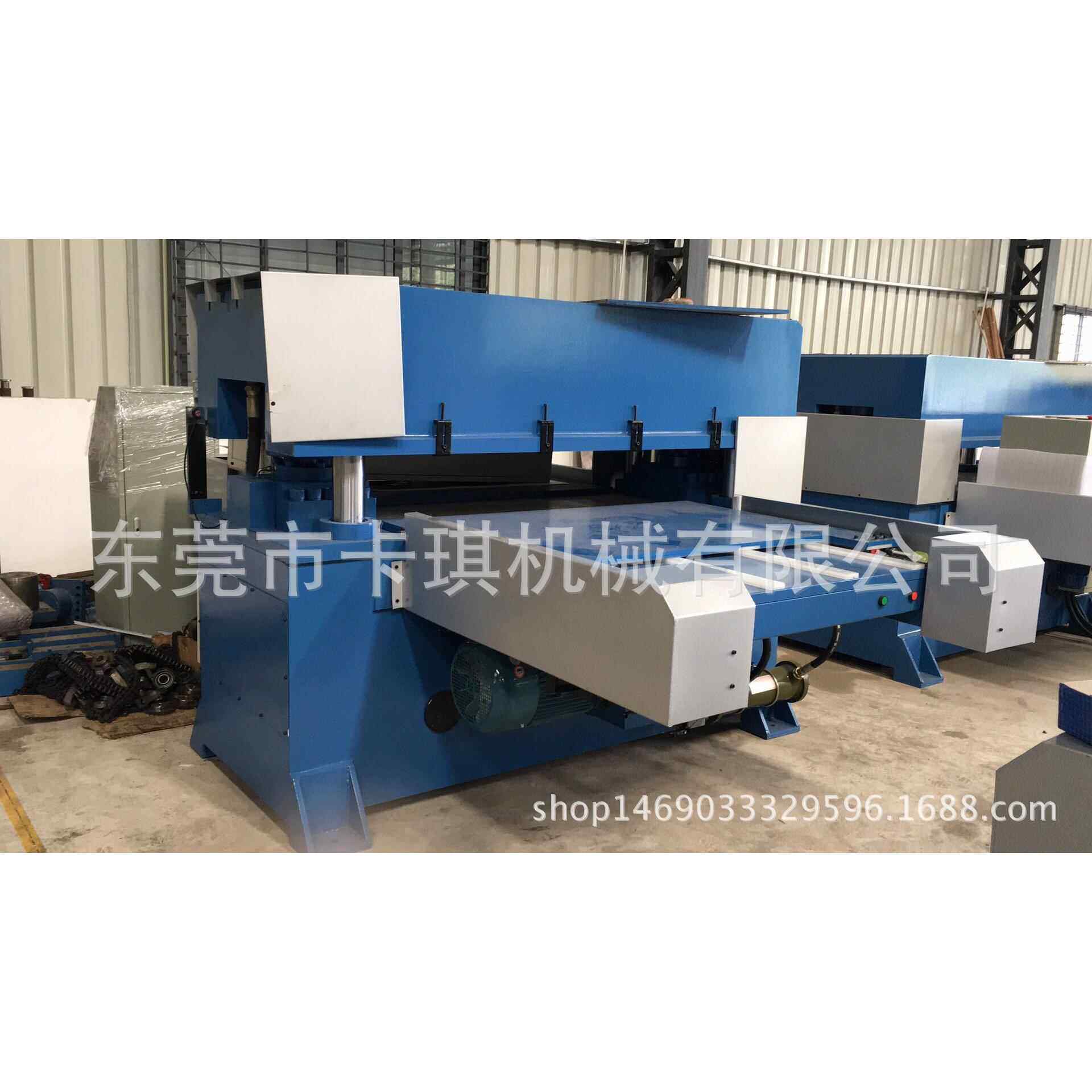 皮带式自动送料裁断机 自动卷料送料裁断机 汽车隔音棉