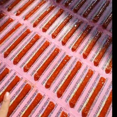 108包超长童年辣条休闲食品怀旧三折叠被子辣条一根解馋零食