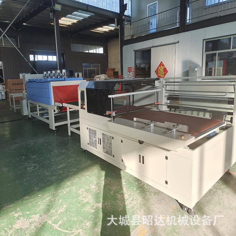 定制大型边封机加宽加高台面门板保温板热收缩膜包装机运行稳定