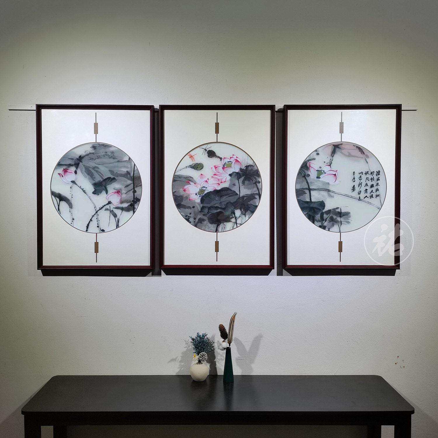 苏GQY绣品画透明挂丝成布刺绣新中式客厅餐三联经典厅款苏绣装饰